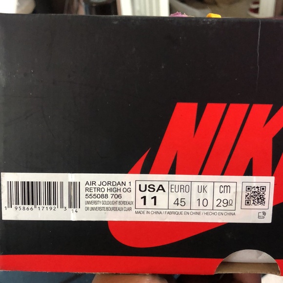 🔥🔥Air Jordan 1 Retro High OG in Gold/Light Purple - Picture 4 of 4